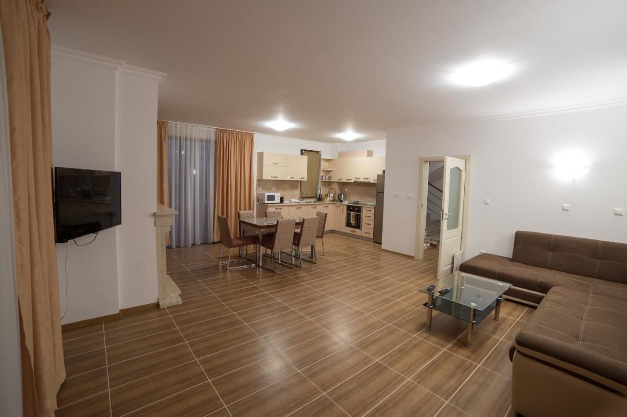 Виллы Villas in Complex Trakiyskiy Bryag Лозенец-29
