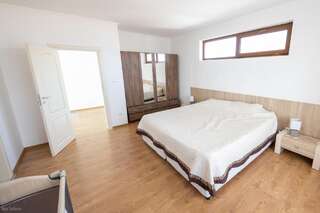 Виллы Villas in Complex Trakiyskiy Bryag Лозенец Вилла с 4 спальнями-11
